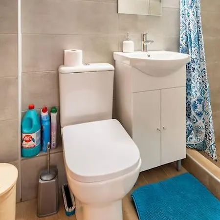 Fully Equipped And Family Friendly 200mbps * Thessaloniki