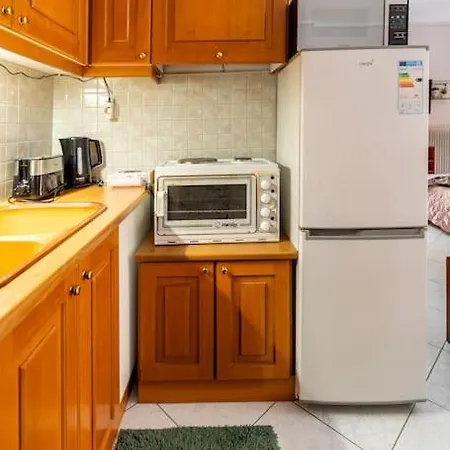 Fully Equipped And Family Friendly 200mbps Thessaloniki