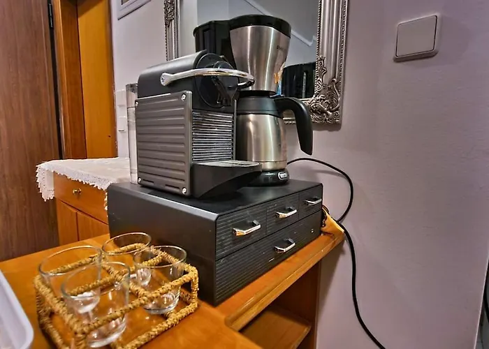 아파트 Fully Equipped And Family Friendly 200mbps 테살로니키